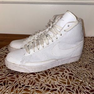 NIKE Blazer White Youth Size 5.5